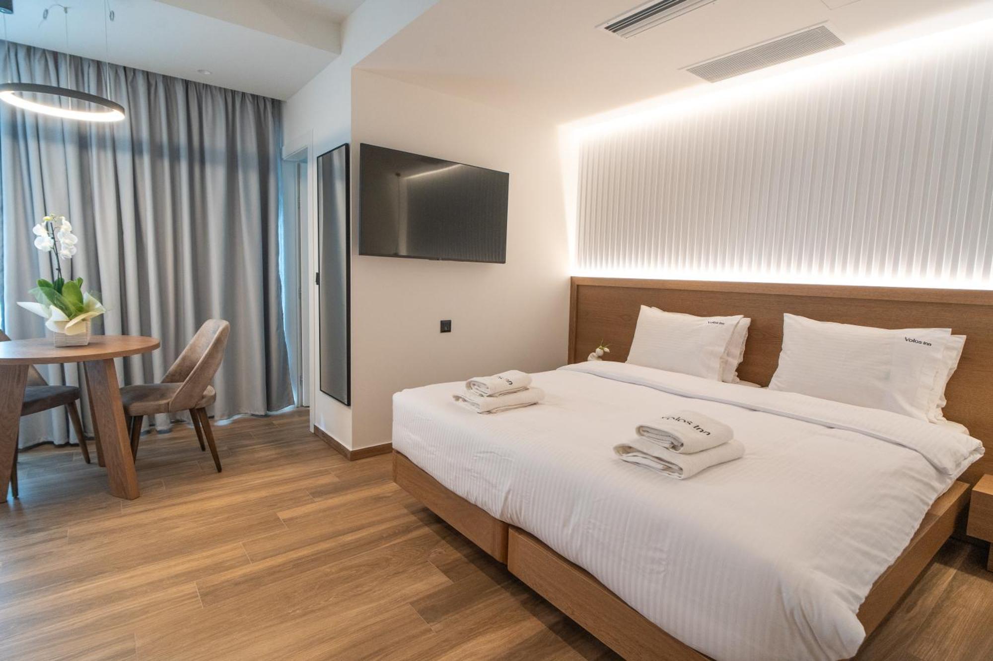 Volos Inn Hotel エクステリア 写真