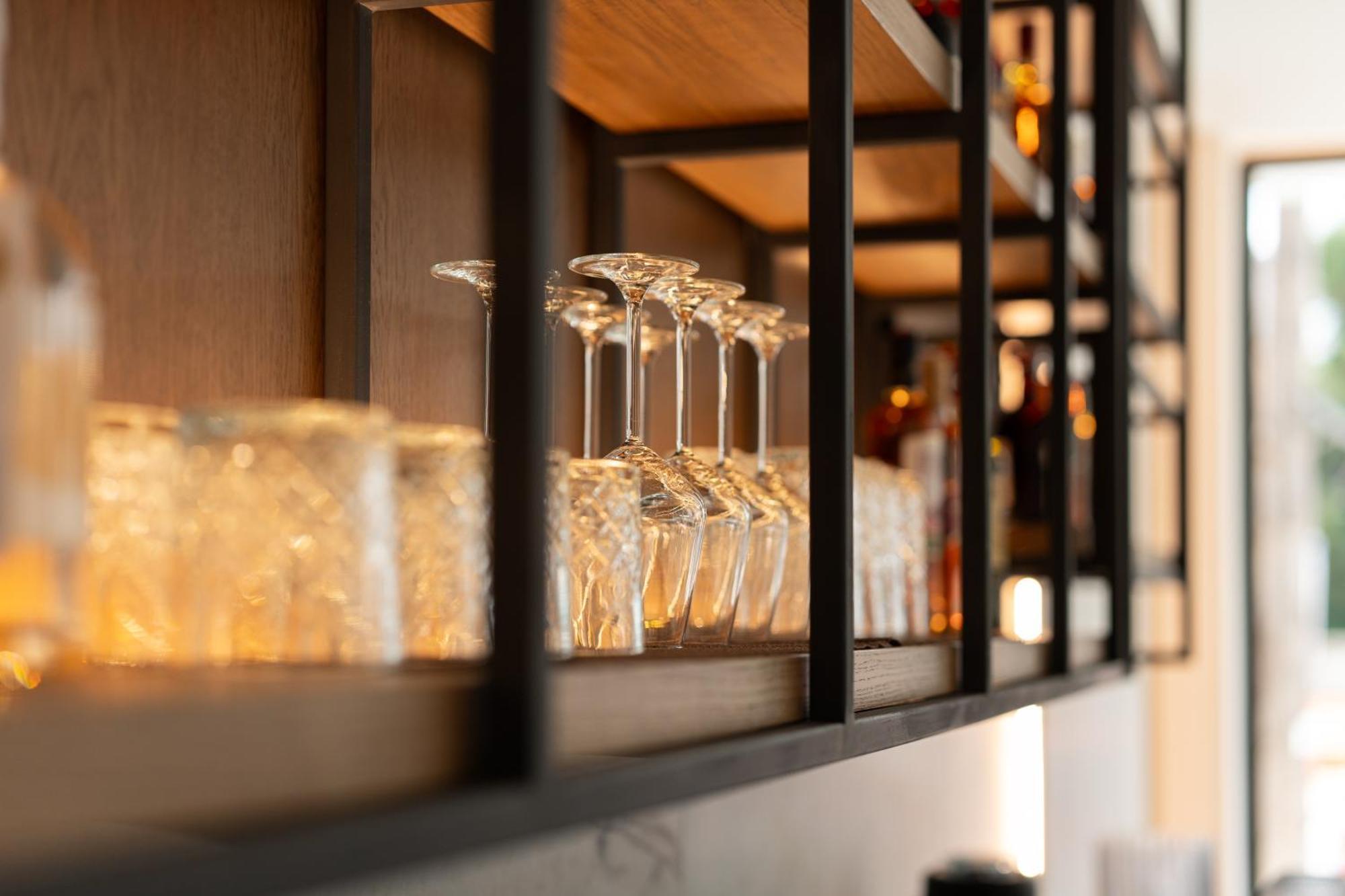 Volos Inn Hotel エクステリア 写真