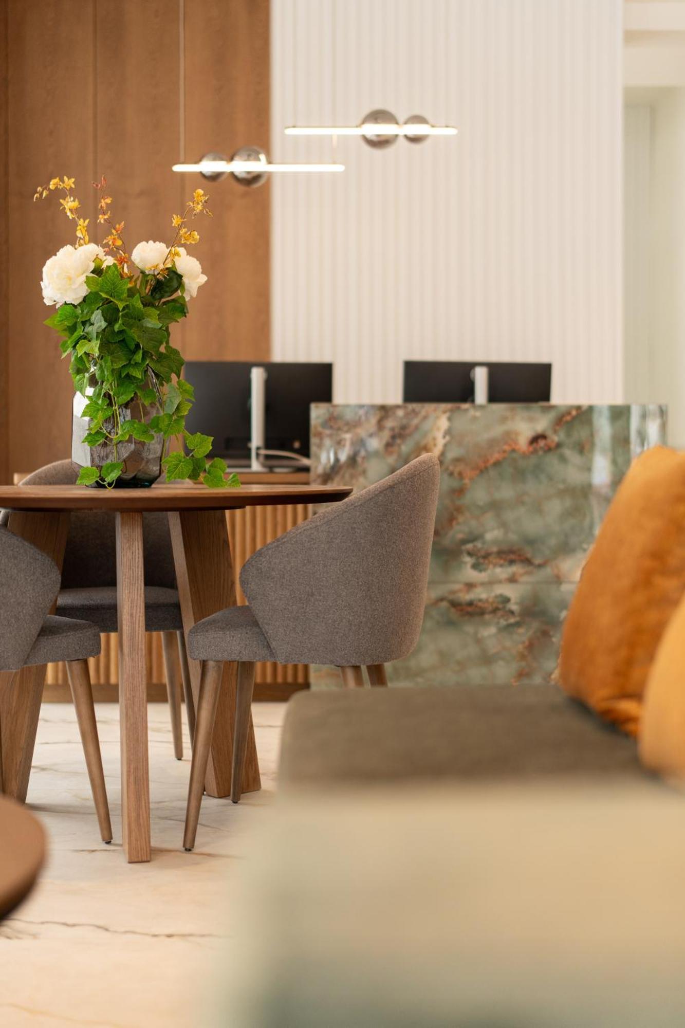 Volos Inn Hotel エクステリア 写真